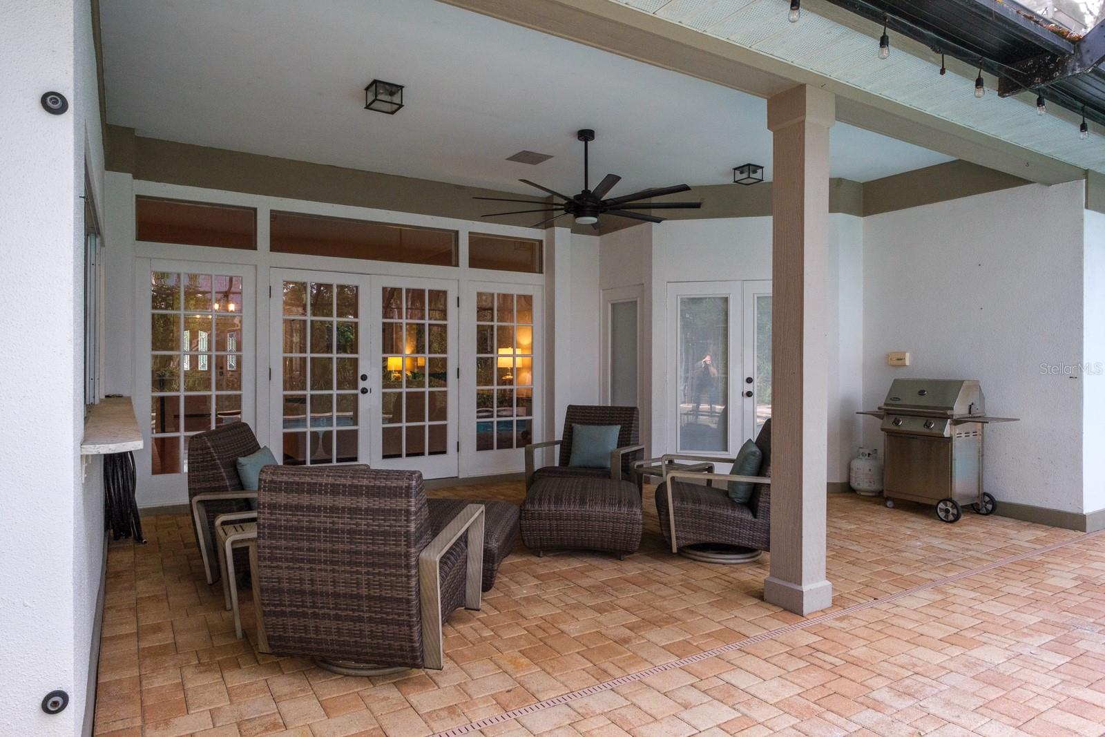 Image 71 of 90 For 110 Woodglen Court