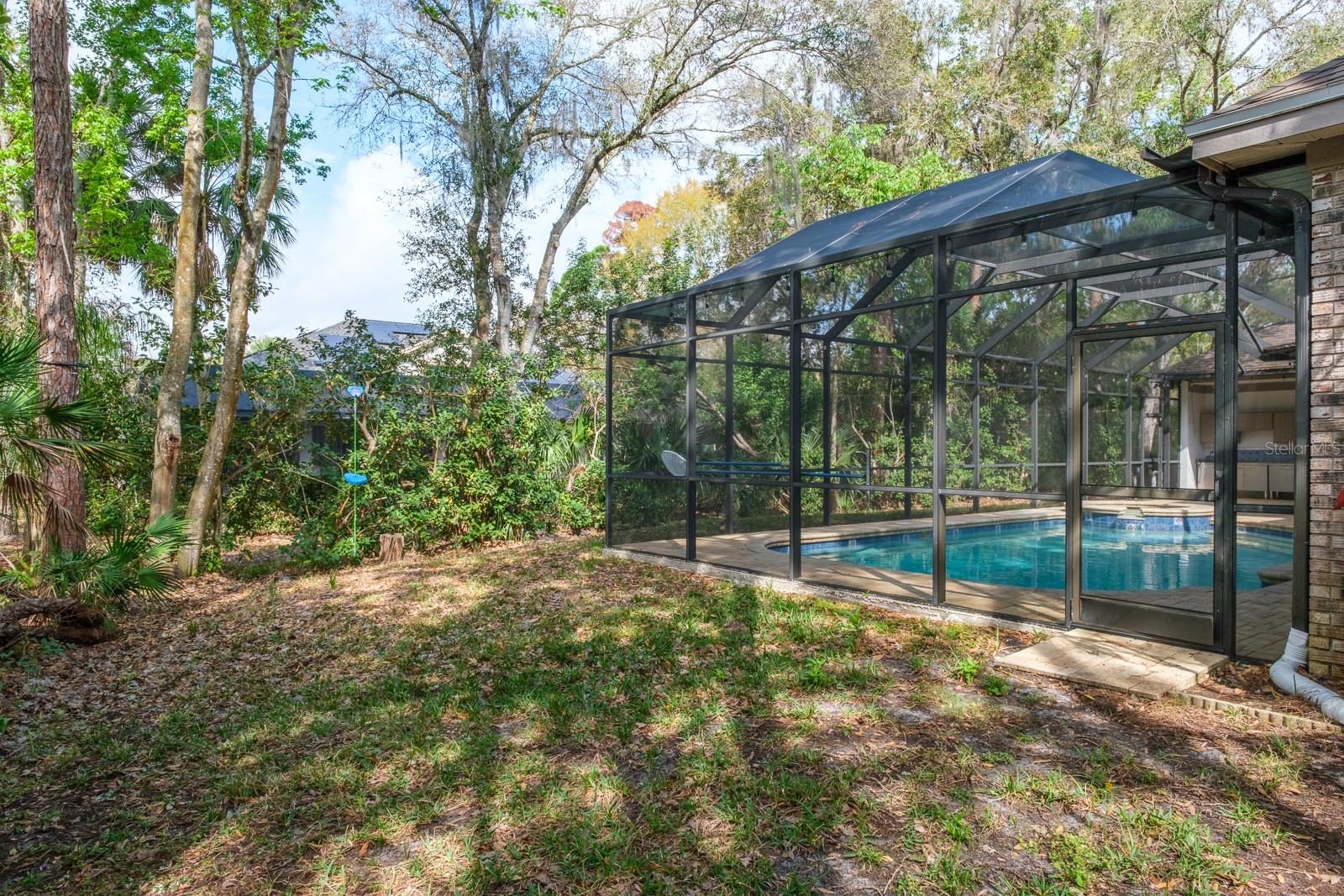 Image 75 of 90 For 110 Woodglen Court