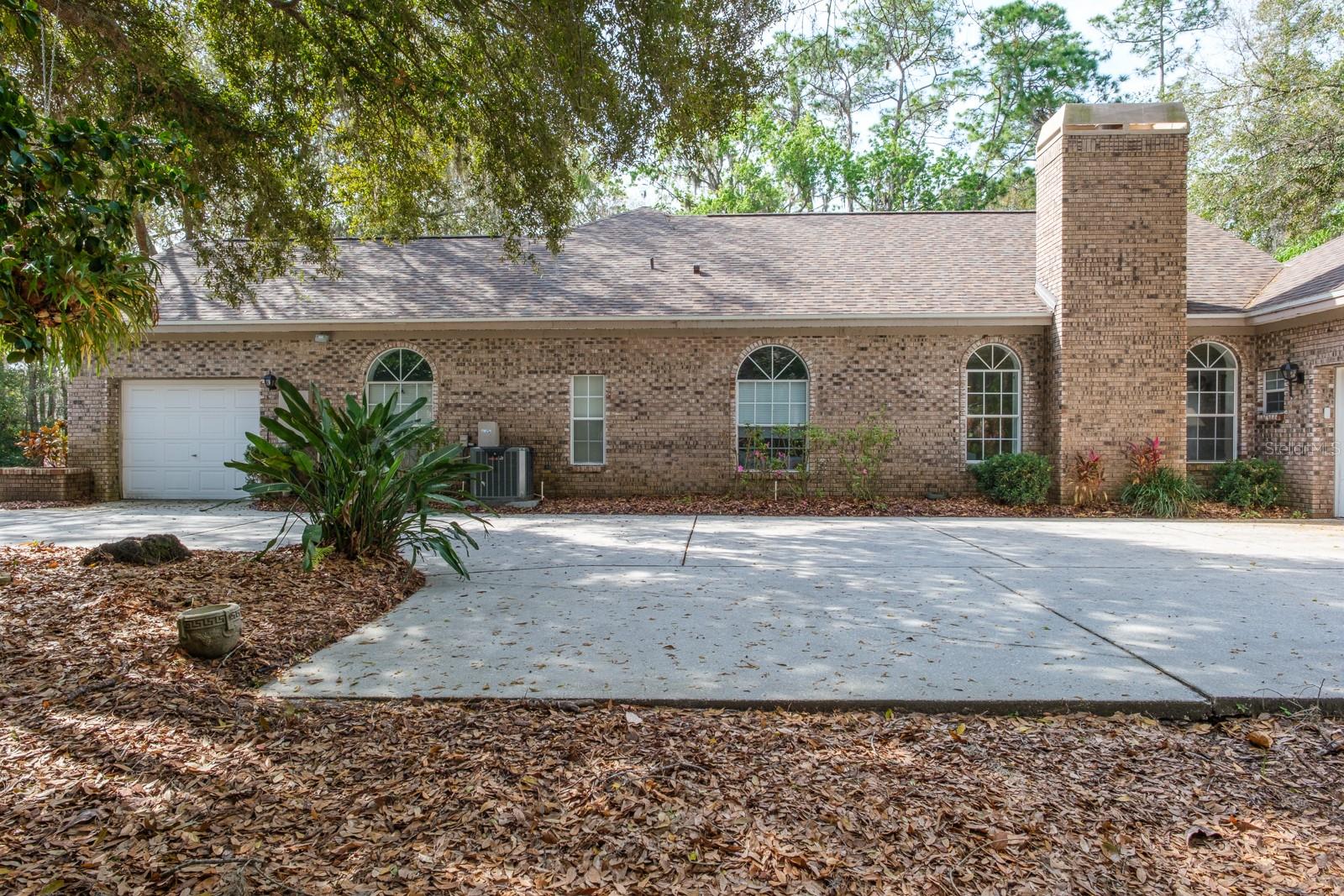 Image 78 of 90 For 110 Woodglen Court