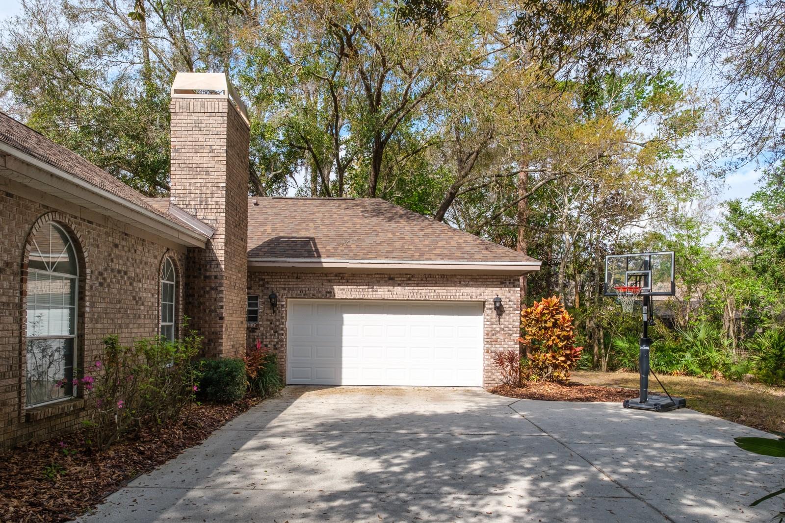 Image 79 of 90 For 110 Woodglen Court