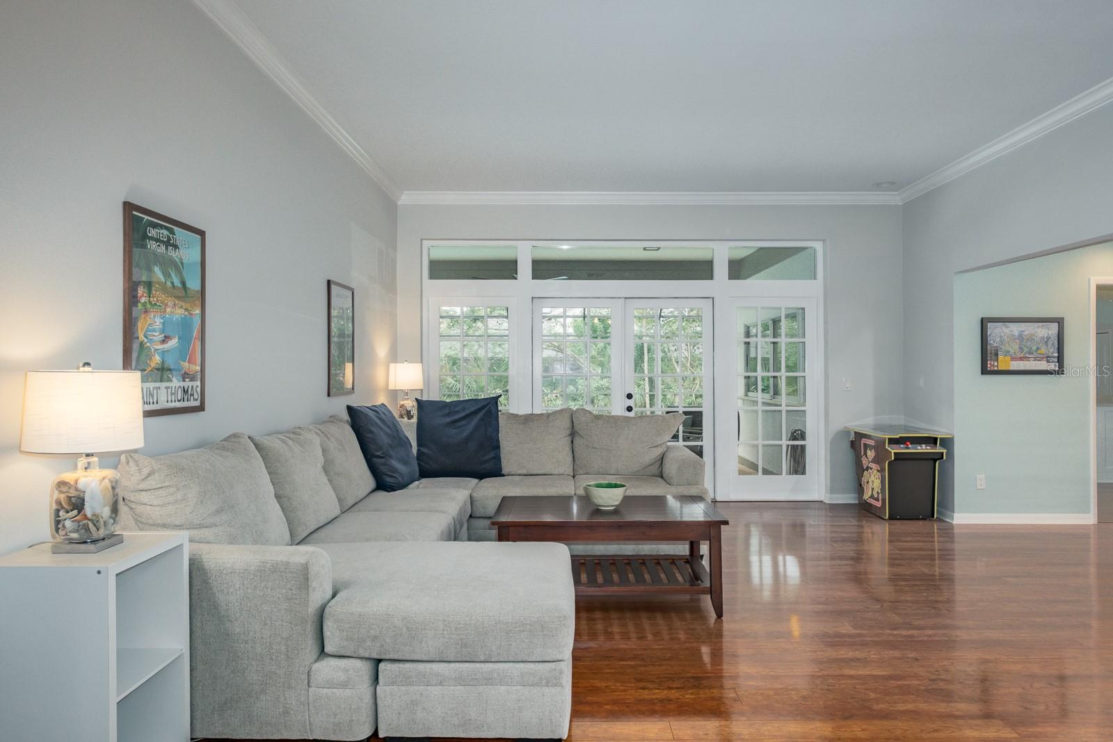 Image 9 of 90 For 110 Woodglen Court