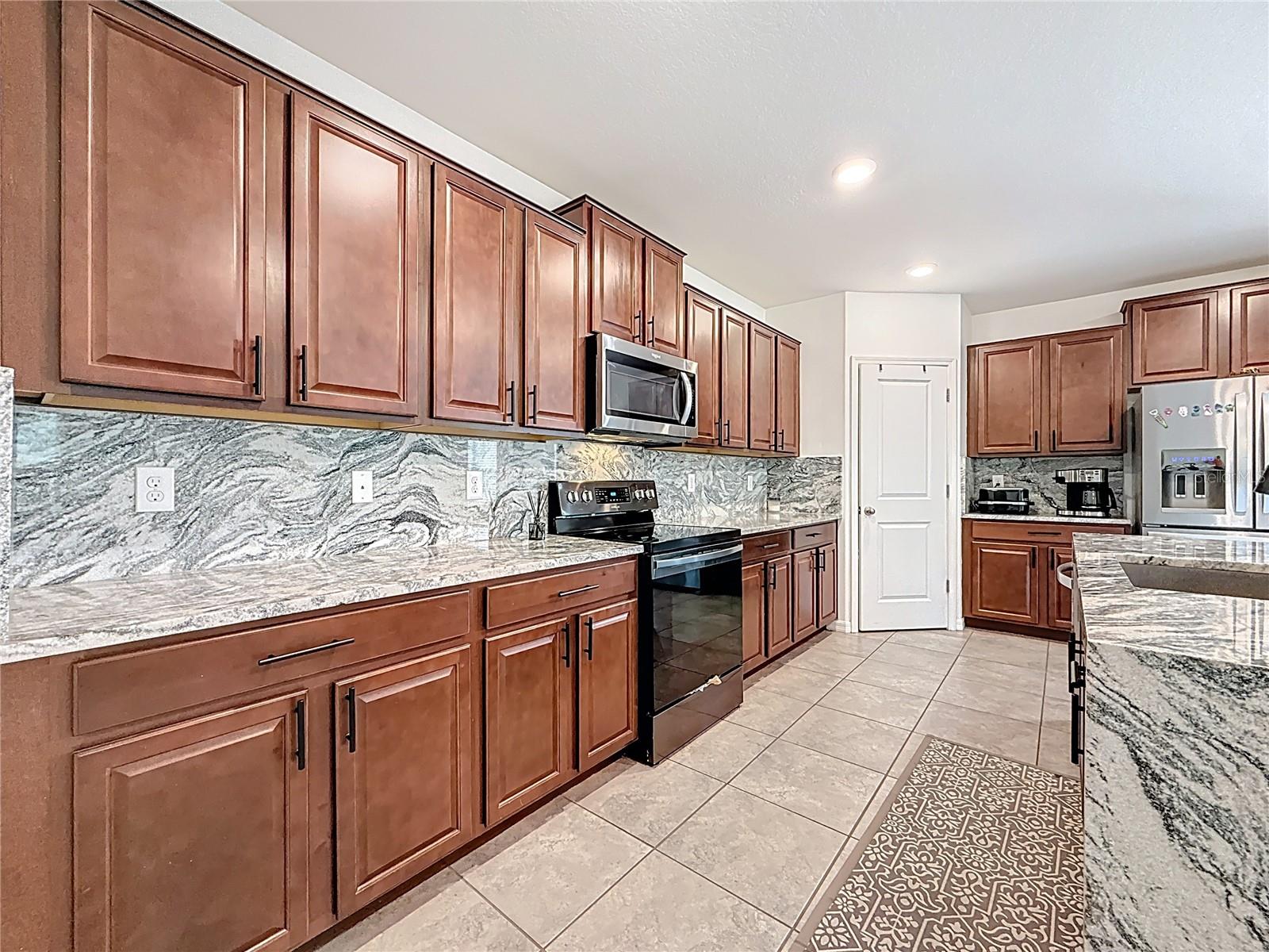 Image 17 of 53 For 12728 Lemon Pepper Drive