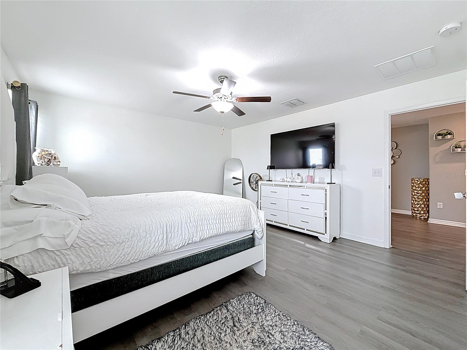 Image 41 of 53 For 12728 Lemon Pepper Drive