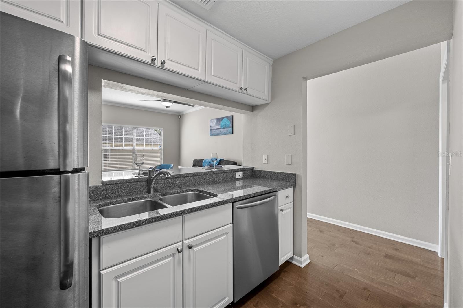 Image 10 of 35 For 800 Dakota Avenue 221