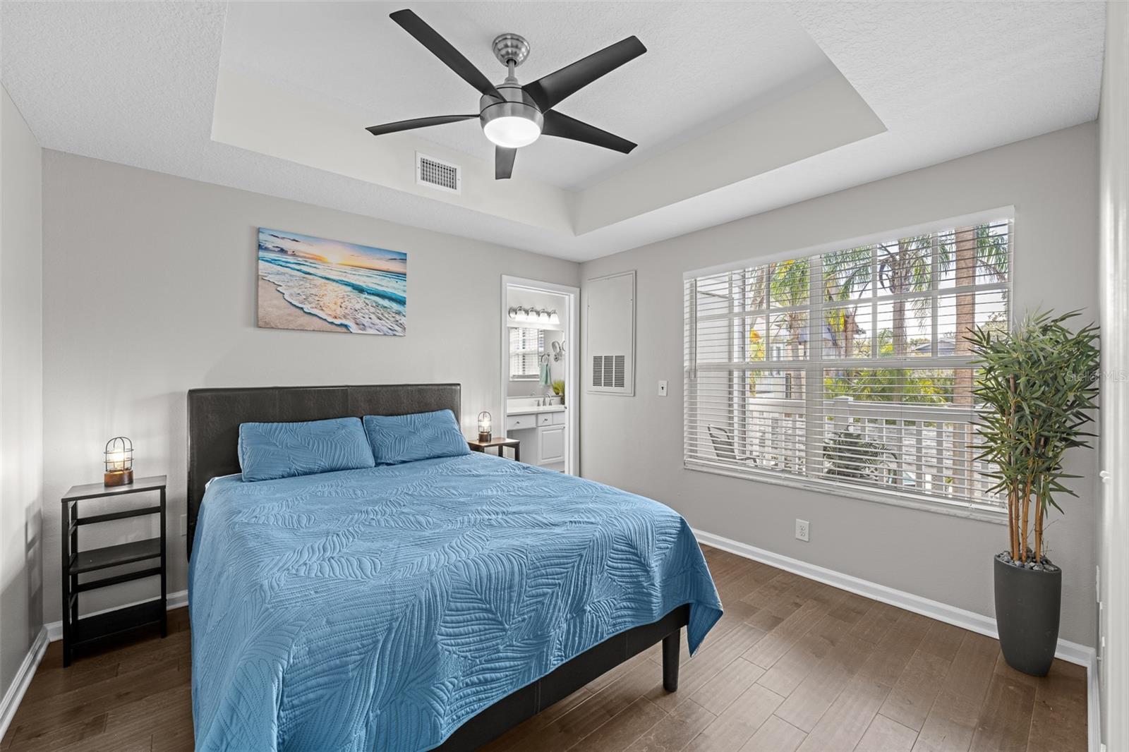 Image 11 of 35 For 800 Dakota Avenue 221