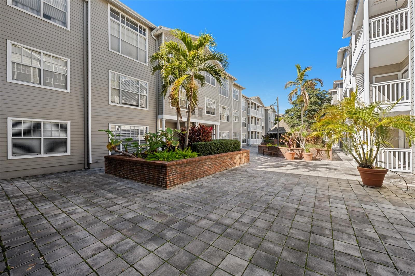 Image 18 of 35 For 800 Dakota Avenue 221