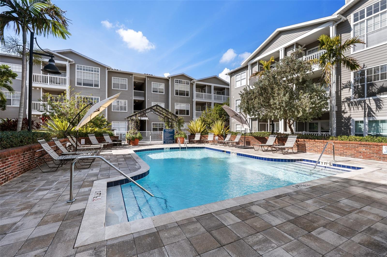 Image 21 of 35 For 800 Dakota Avenue 221