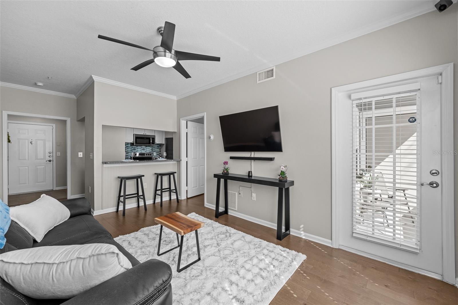 Image 6 of 35 For 800 Dakota Avenue 221