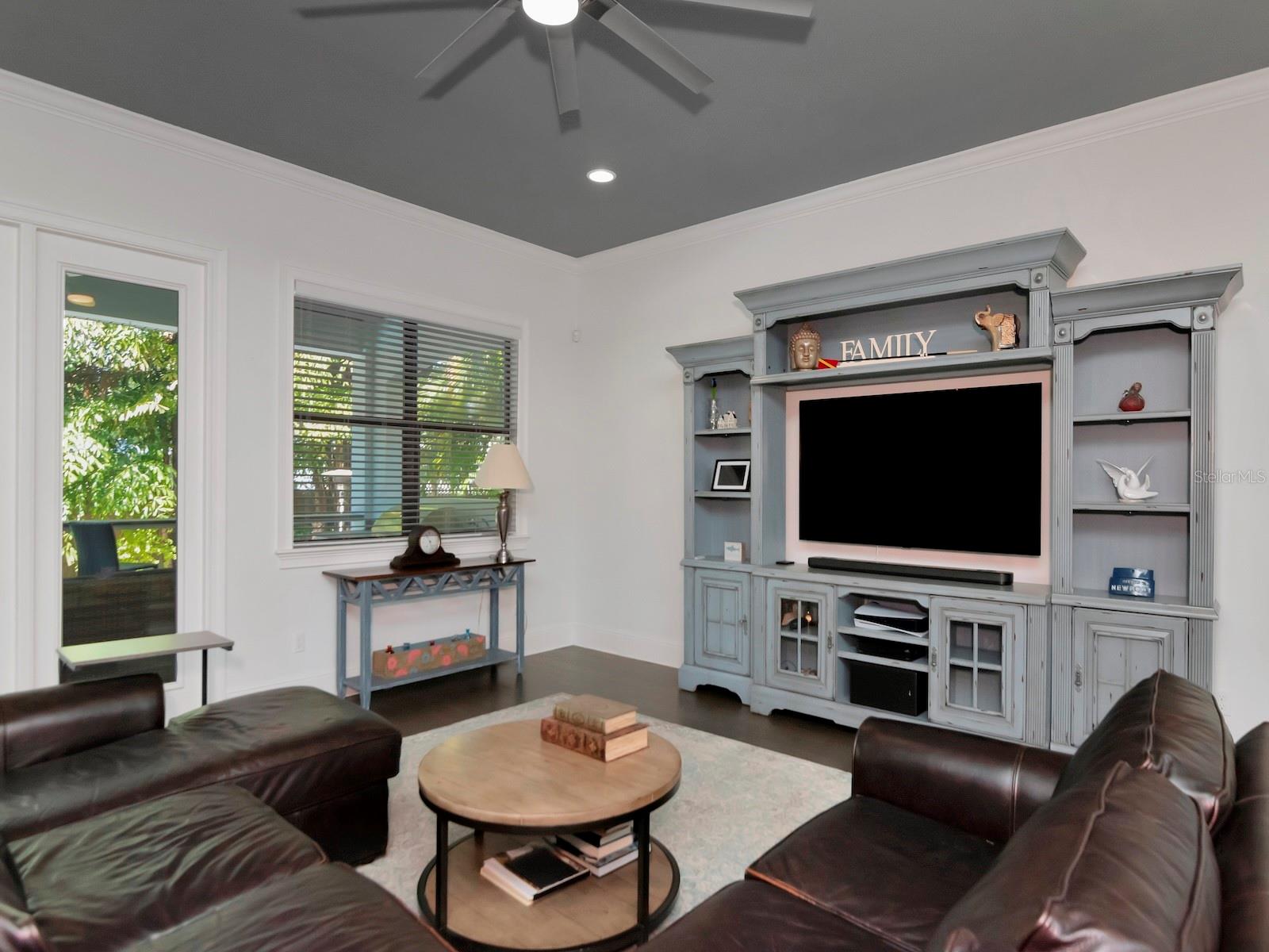 Listing photo id 12 for 150 Chippewa Avenue