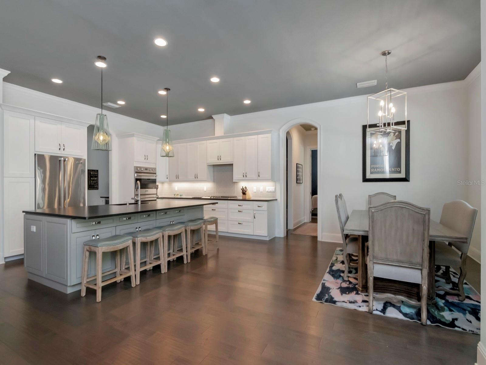 Listing photo id 1 for 150 Chippewa Avenue