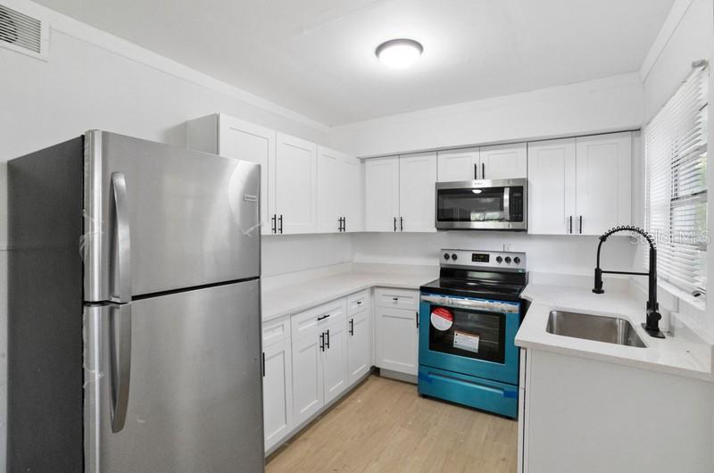 Listing photo id 0 for 2608 Cayuga Street