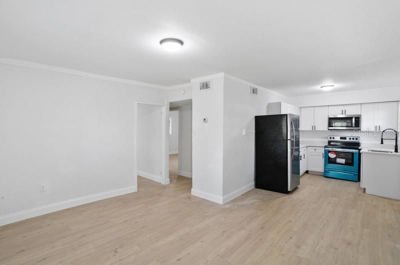 Listing photo id 1 for 2608 Cayuga Street