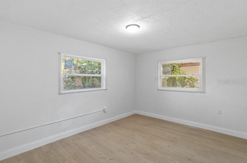 Listing photo id 2 for 2608 Cayuga Street