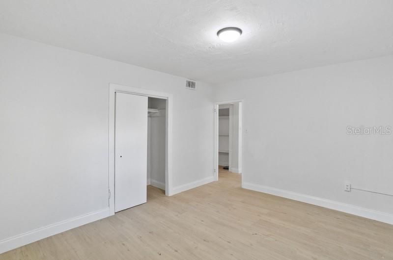 Listing photo id 4 for 2608 Cayuga Street