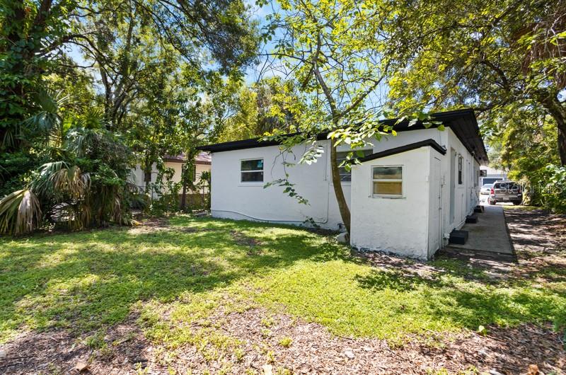 Listing photo id 7 for 2608 Cayuga Street