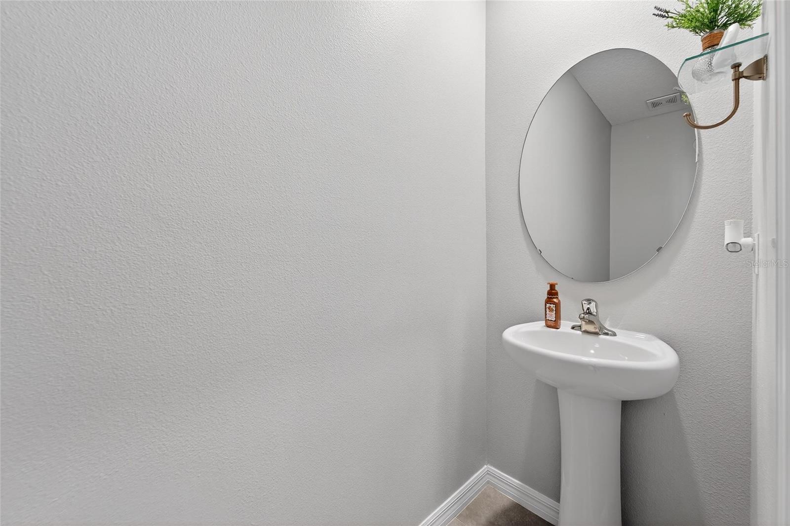 Image 14 of 73 For 188 Mangrove Shade Circle