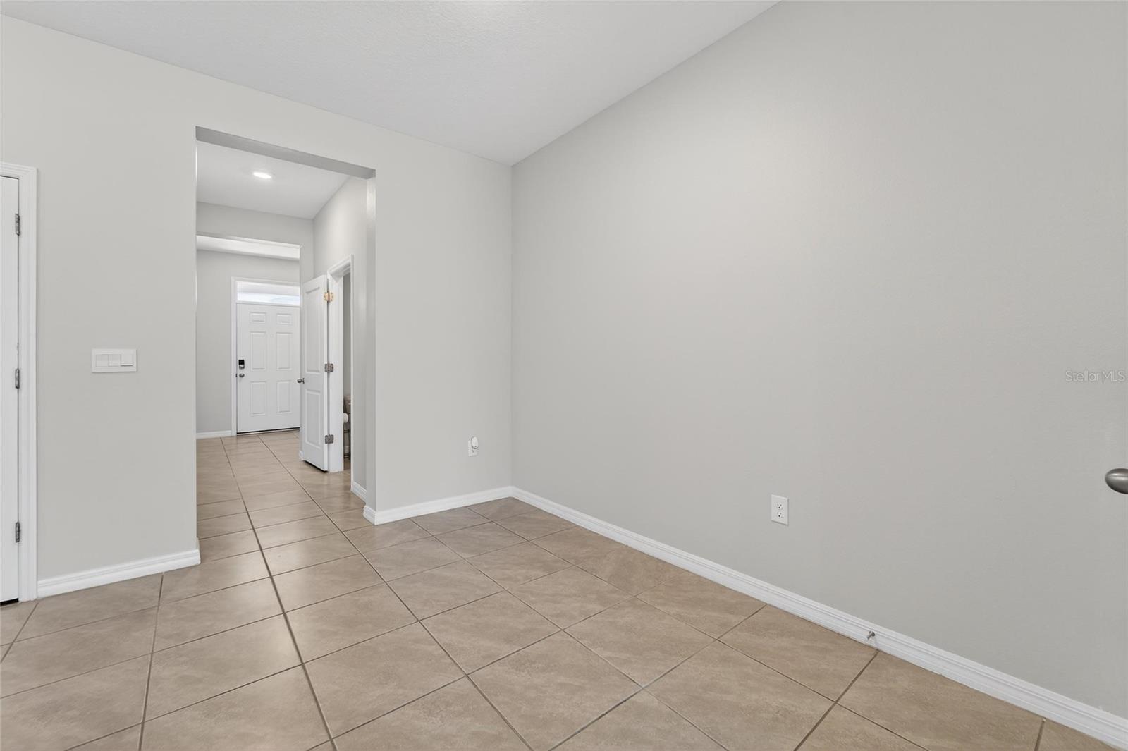 Image 17 of 73 For 188 Mangrove Shade Circle