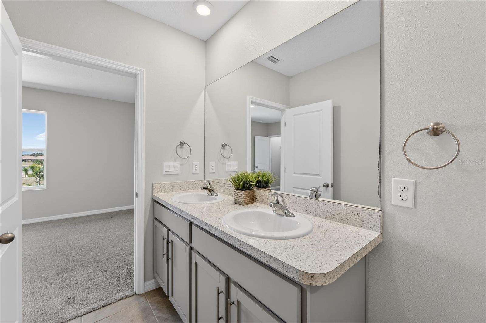 Image 34 of 73 For 188 Mangrove Shade Circle