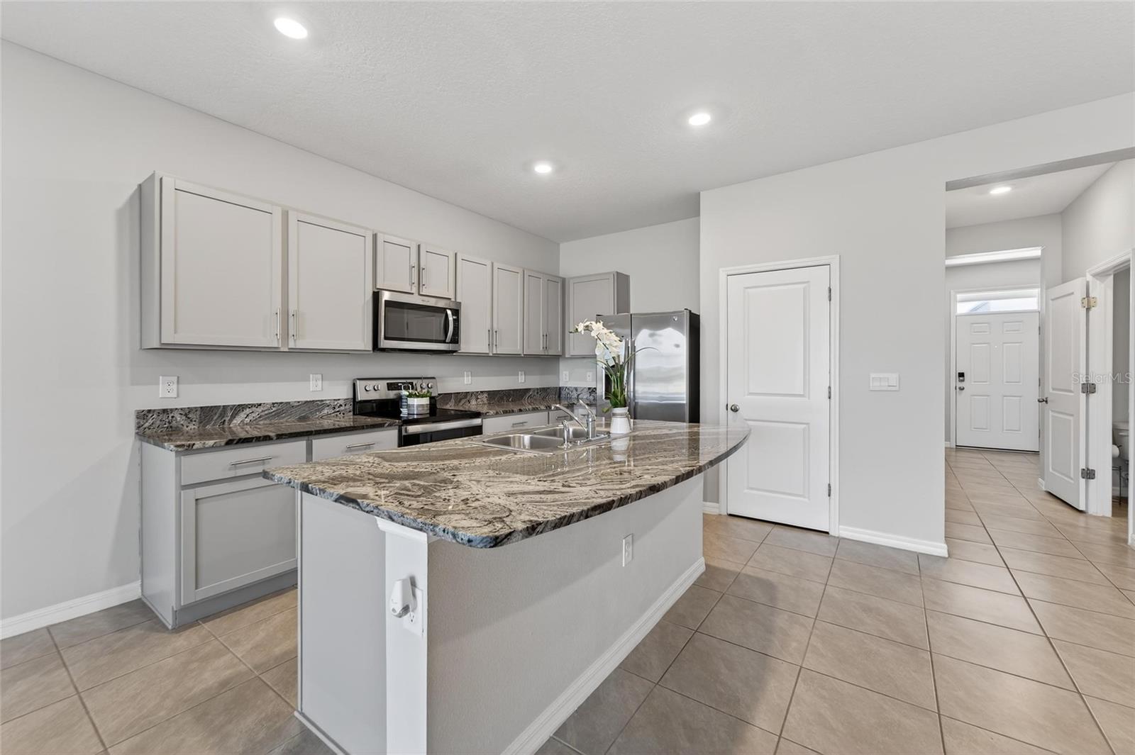 Image 6 of 73 For 188 Mangrove Shade Circle