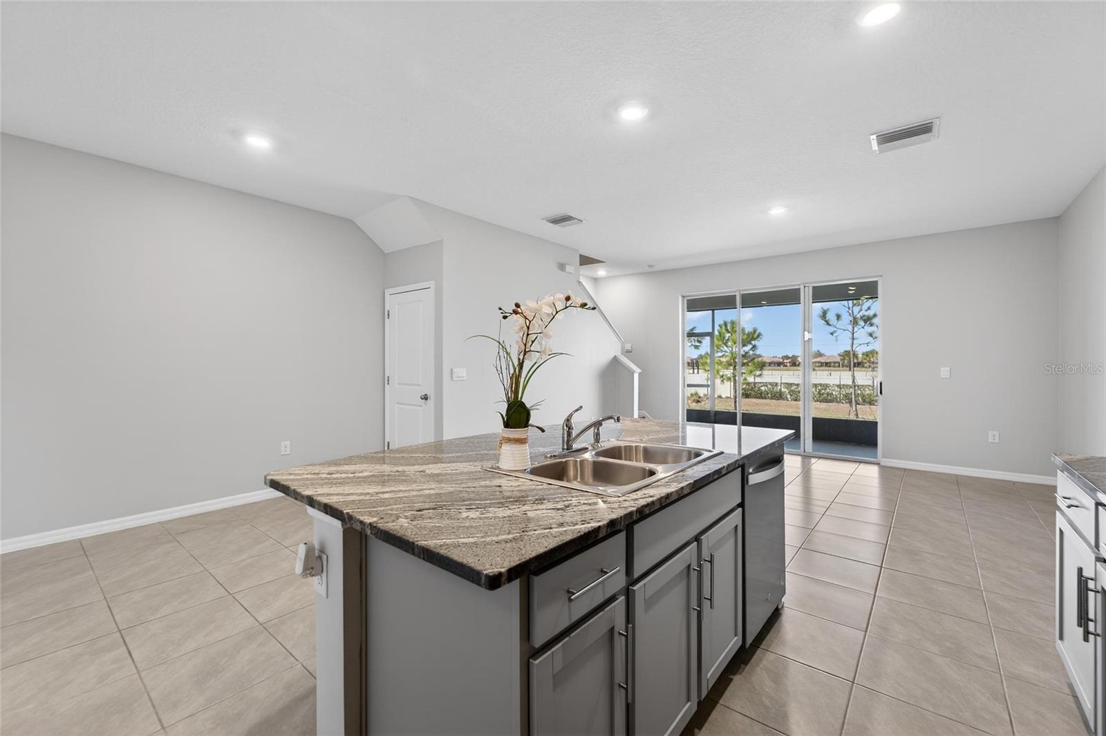 Image 8 of 73 For 188 Mangrove Shade Circle