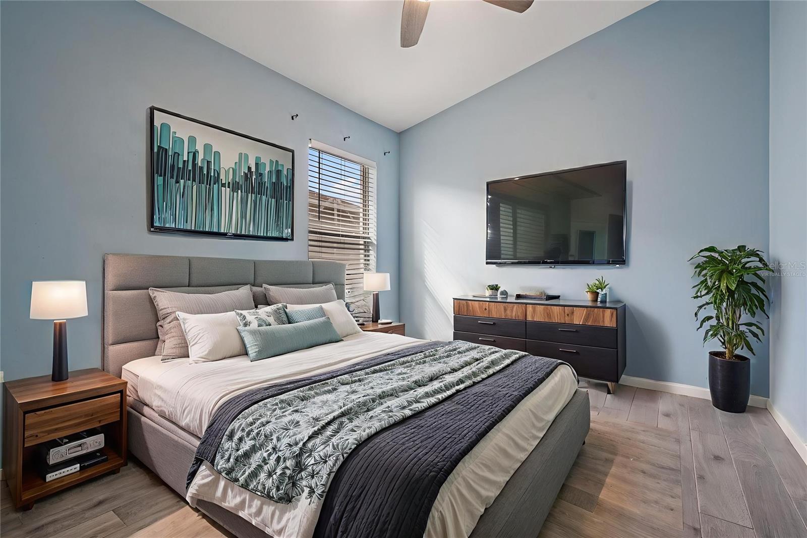 Image 22 of 38 For 10047 Landport Way