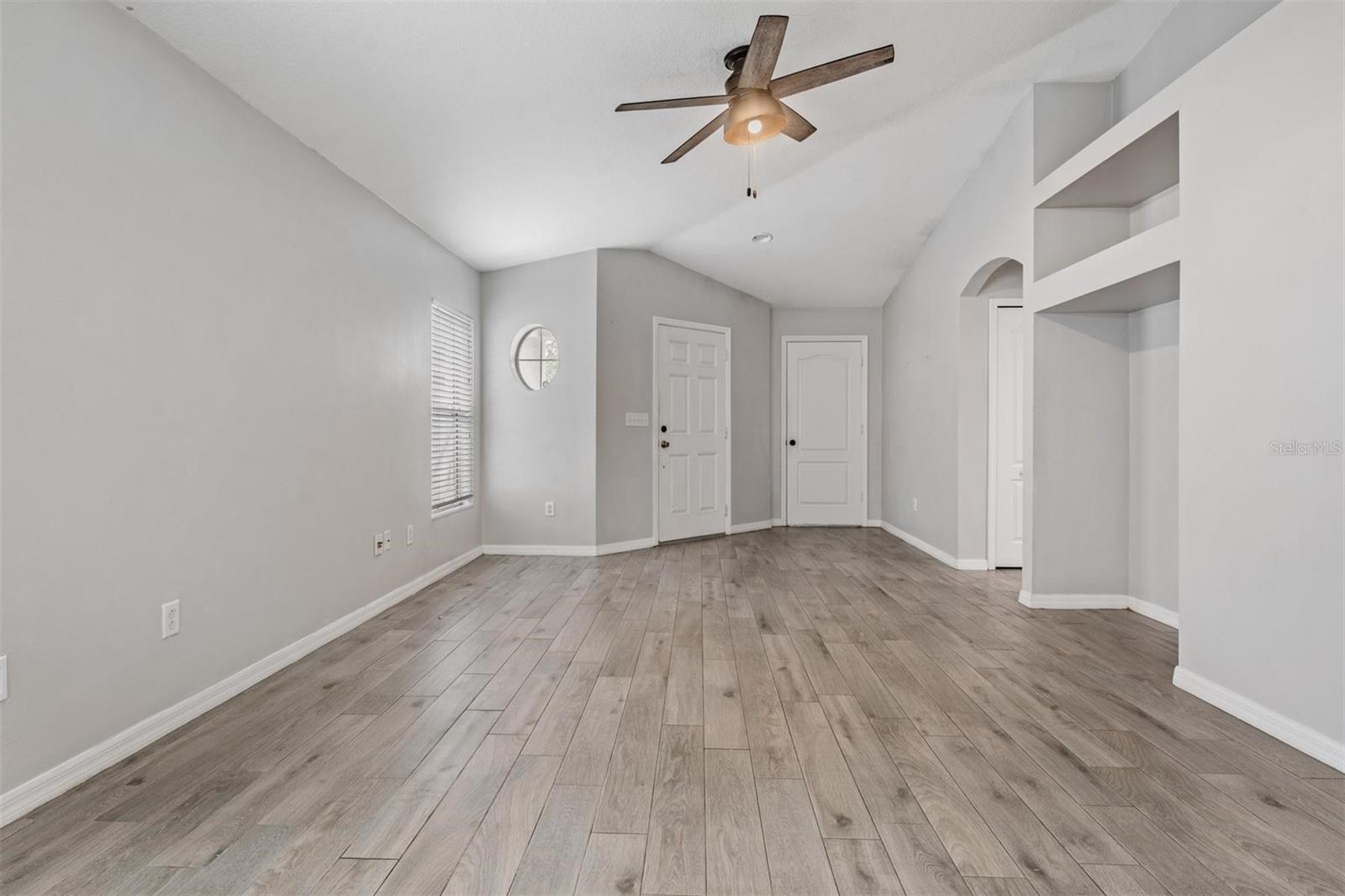 Image 4 of 38 For 10047 Landport Way