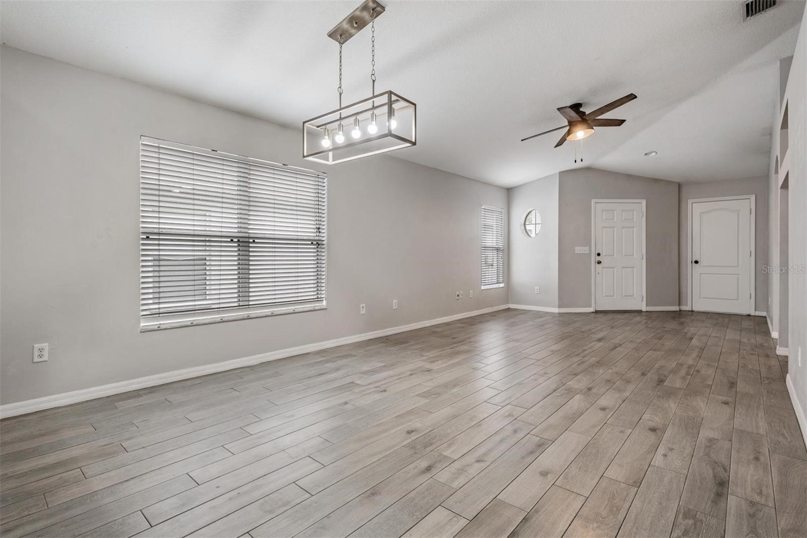 Image 5 of 38 For 10047 Landport Way