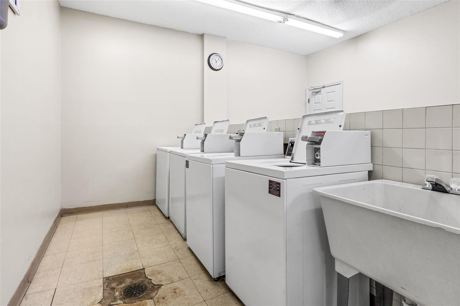 Image 15 of 17 For 4215 Bay Drive 1702f