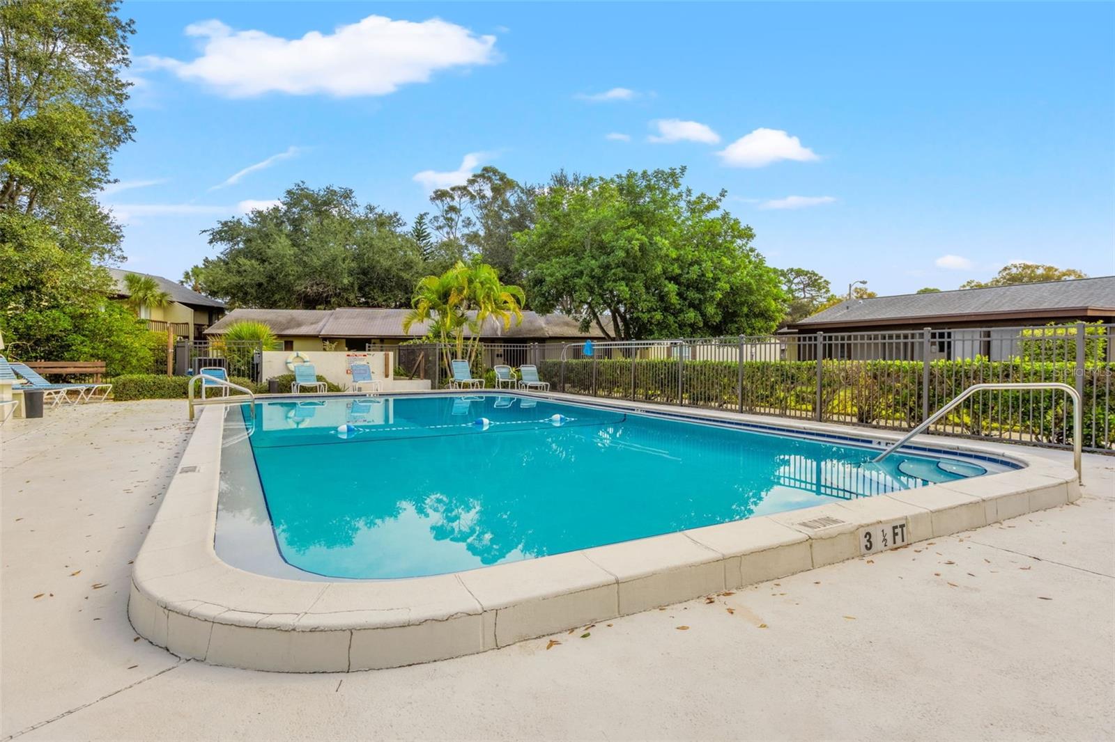 Image 2 of 17 For 4215 Bay Drive 1702f