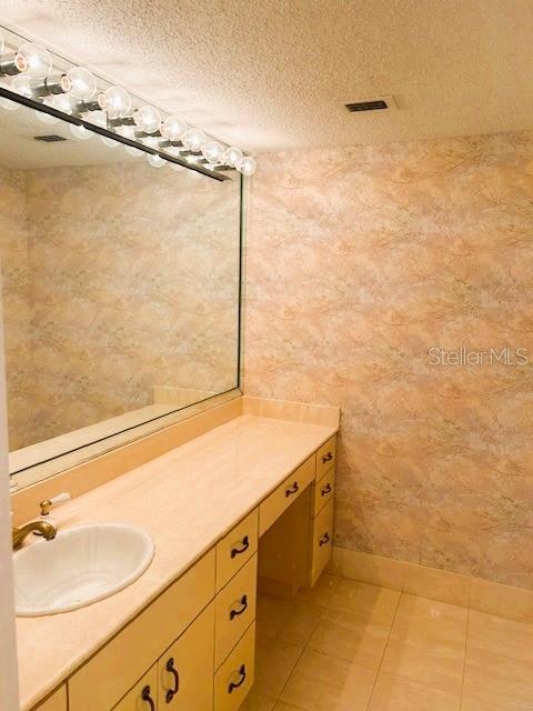 Image 5 of 24 For 2611 Bayshore Boulevard 1805