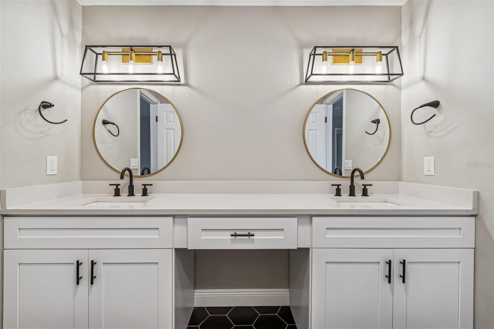 Image 38 of 69 For 4323 Honey Vista Circle