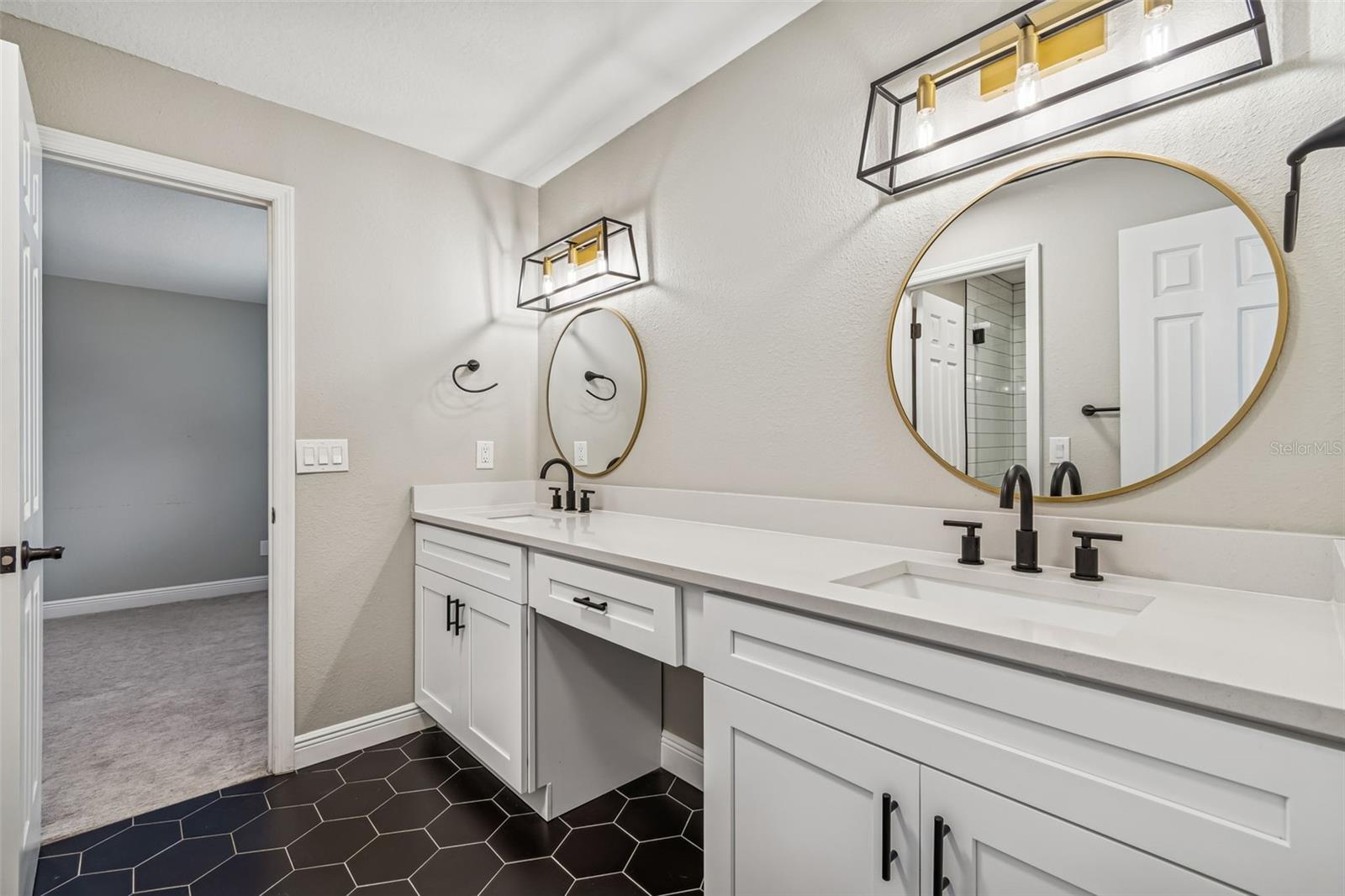 Image 39 of 69 For 4323 Honey Vista Circle