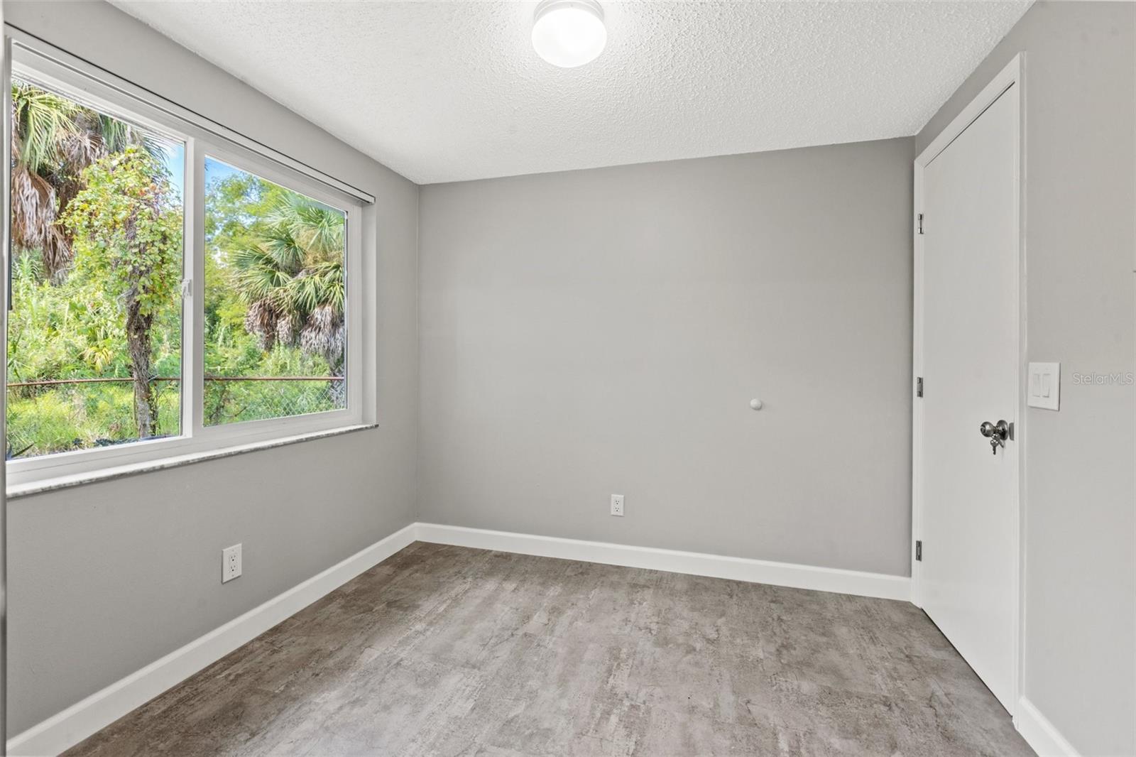 Image 17 of 28 For 6120 Westport Drive