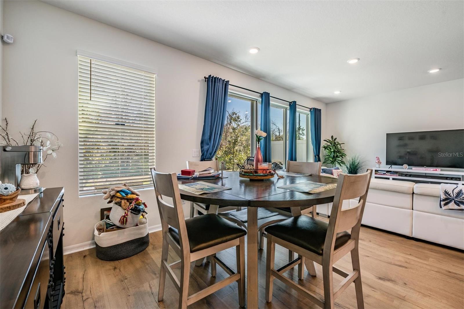 Listing photo id 9 for 17288 Balance Cove