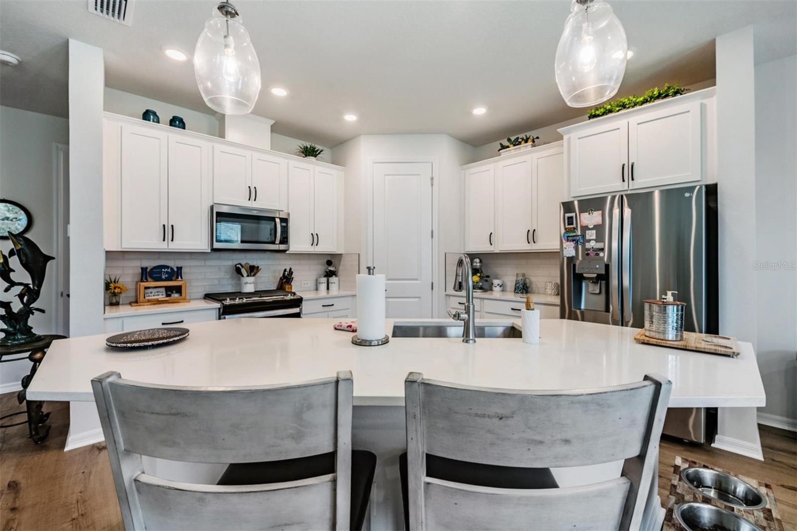 Listing photo id 10 for 17288 Balance Cove