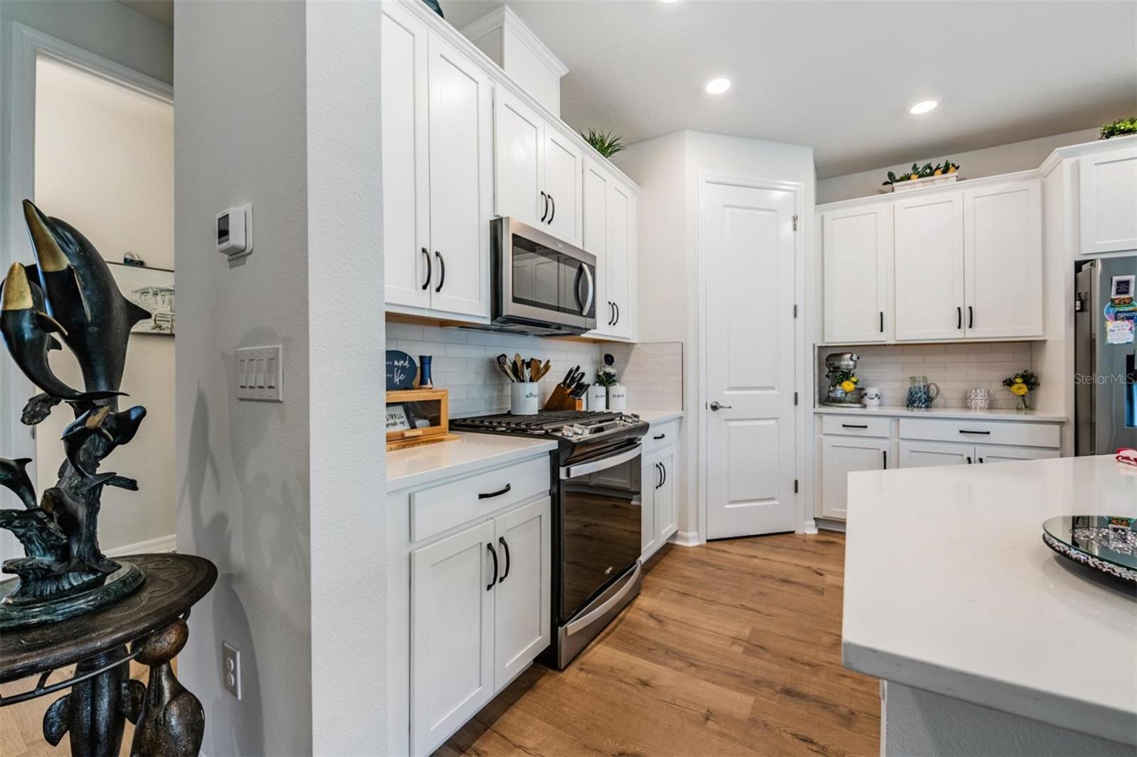 Listing photo id 12 for 17288 Balance Cove