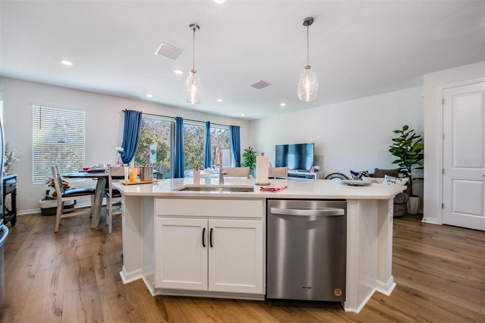 Listing photo id 17 for 17288 Balance Cove