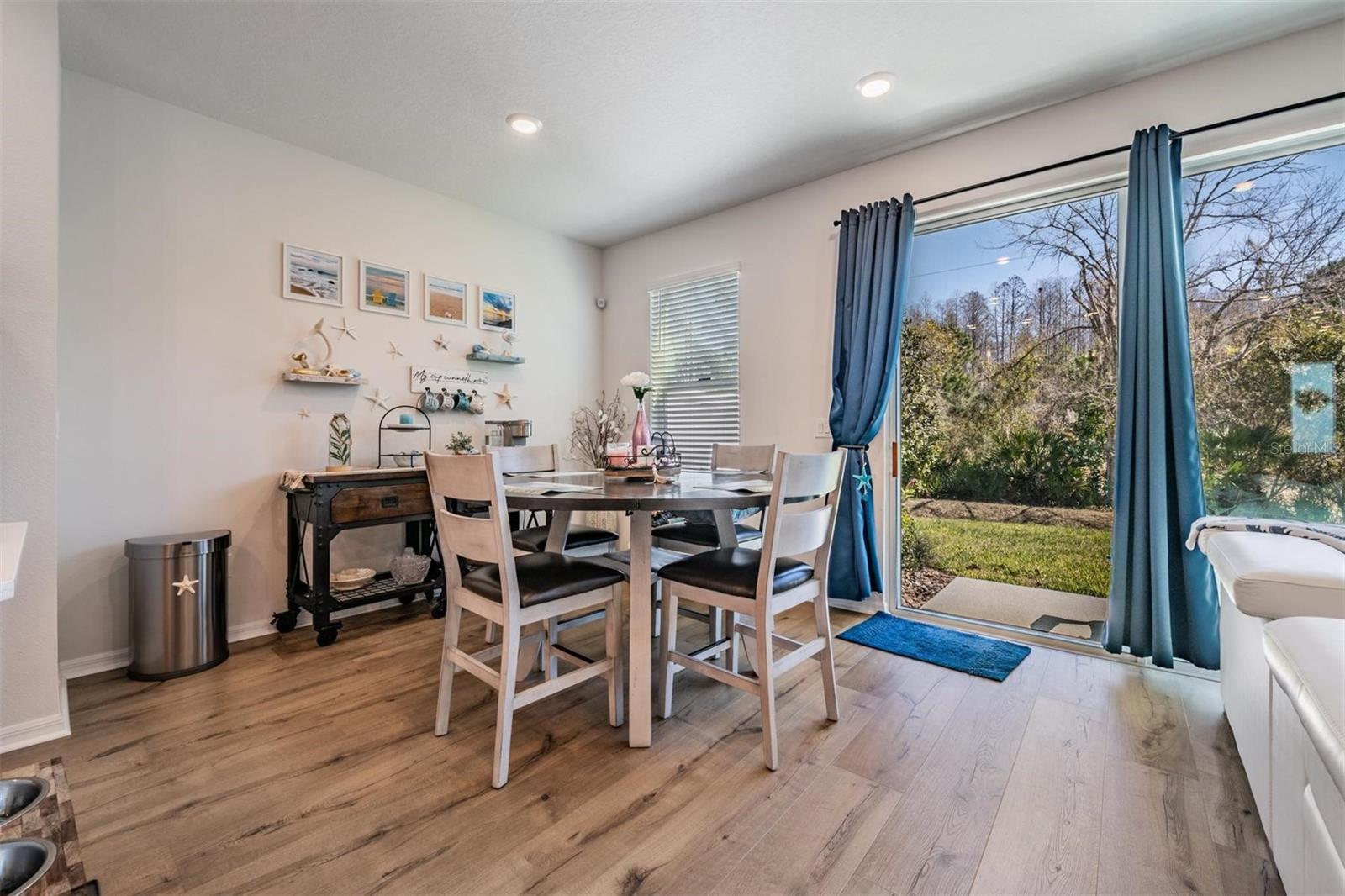 Listing photo id 5 for 17288 Balance Cove