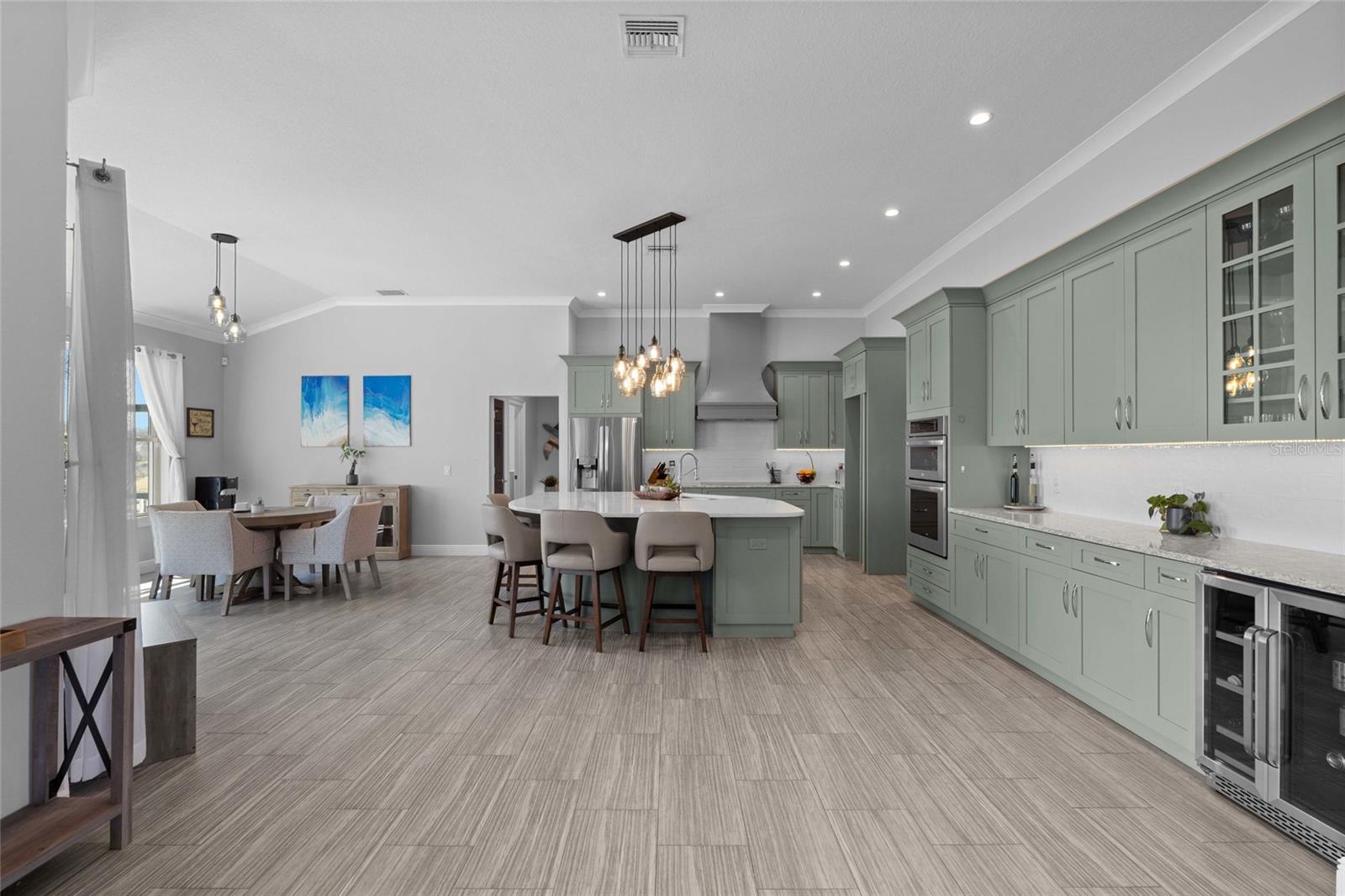 Image 11 of 50 For 6005 Beach View Drive