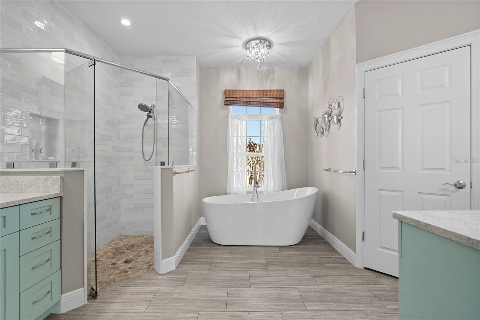 Image 21 of 50 For 6005 Beach View Drive