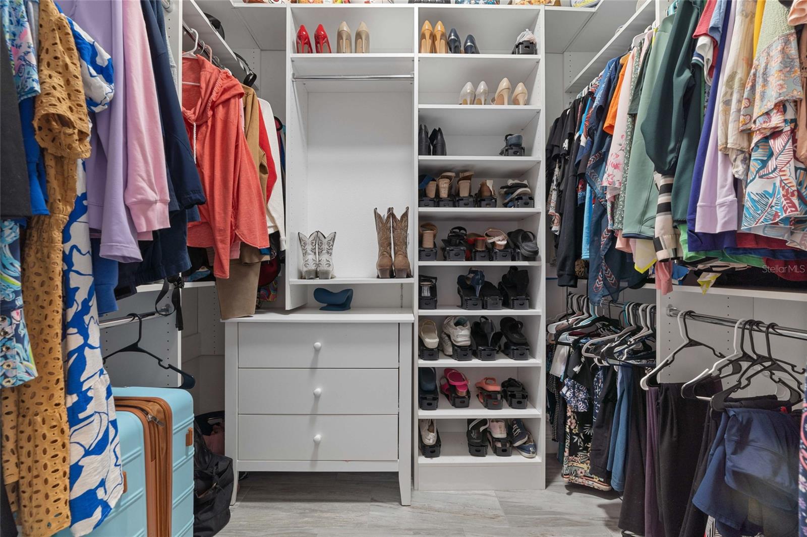 Image 23 of 50 For 6005 Beach View Drive