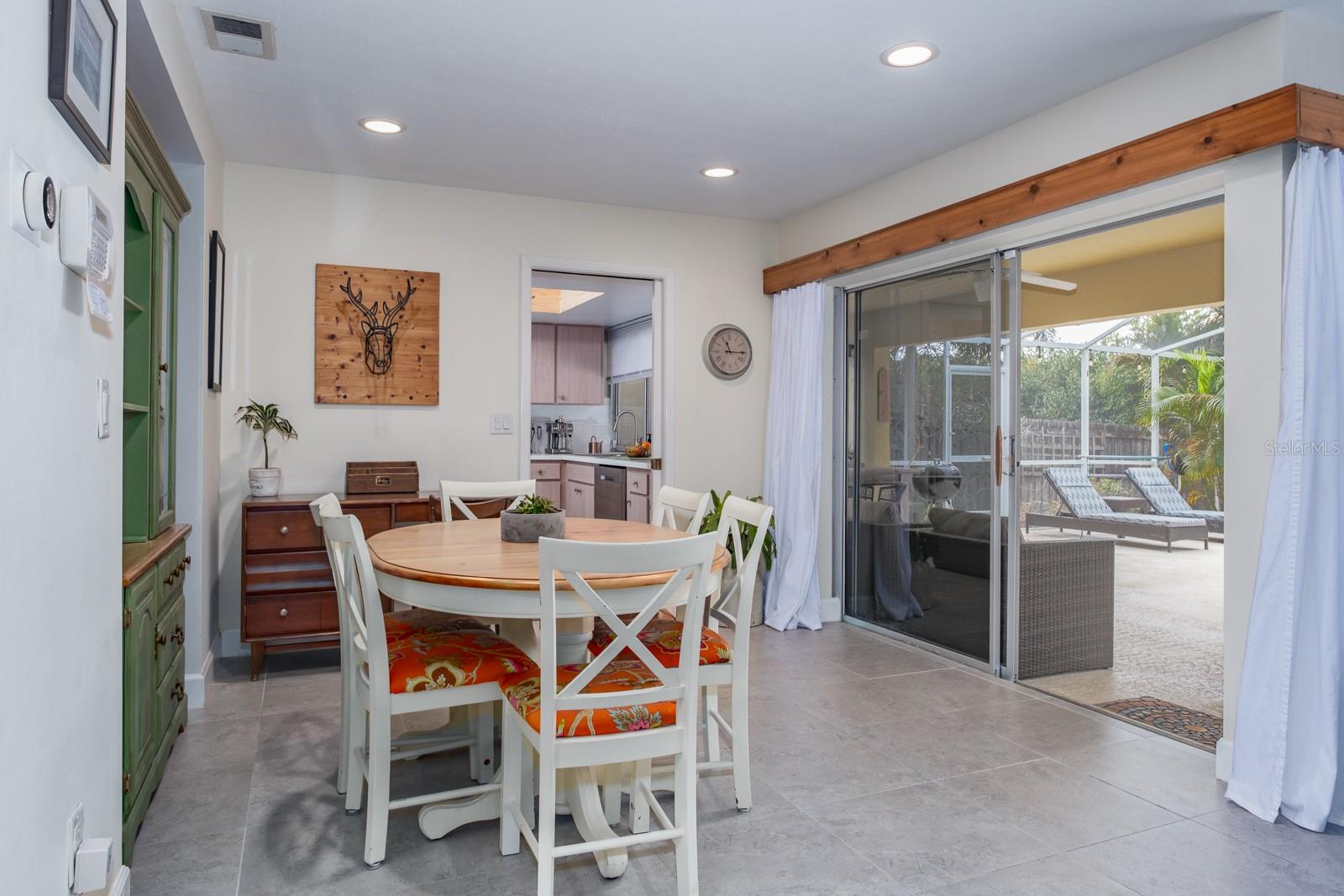 Image 21 of 56 For 2825 Long View Drive