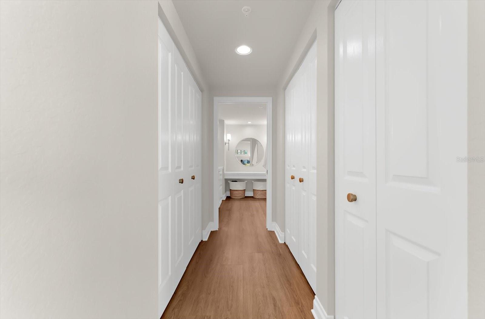 Image 25 of 66 For 1180 Gulf Boulevard 1504