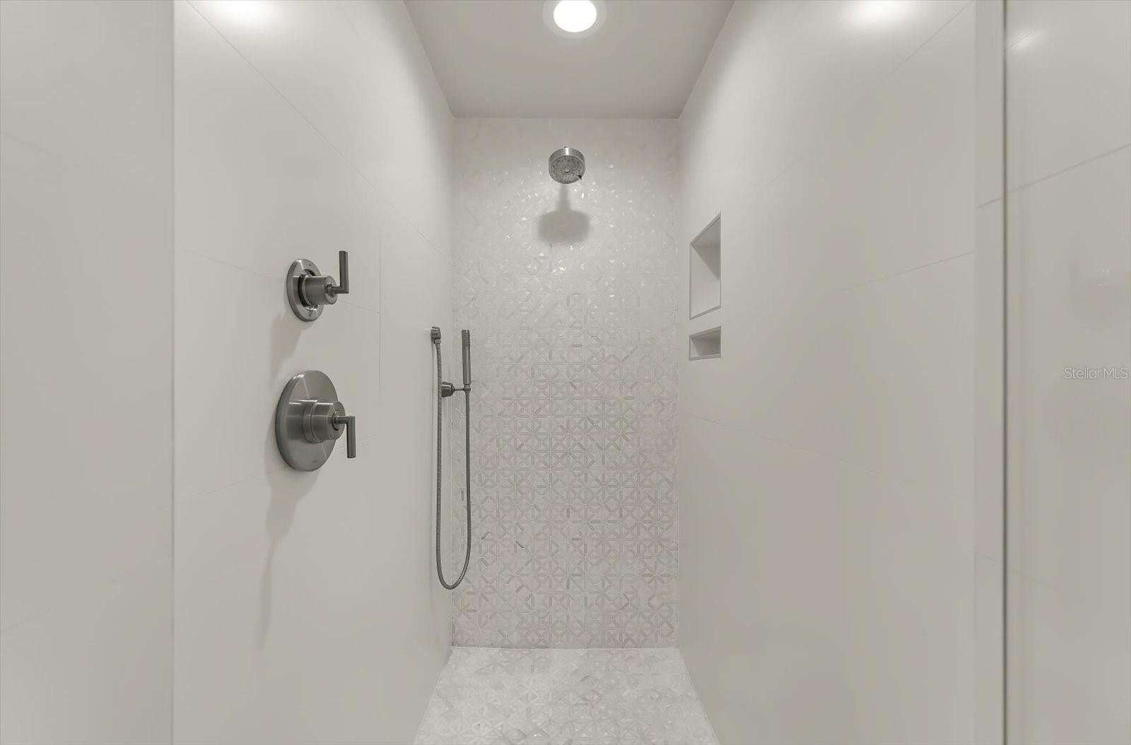 Image 28 of 66 For 1180 Gulf Boulevard 1504