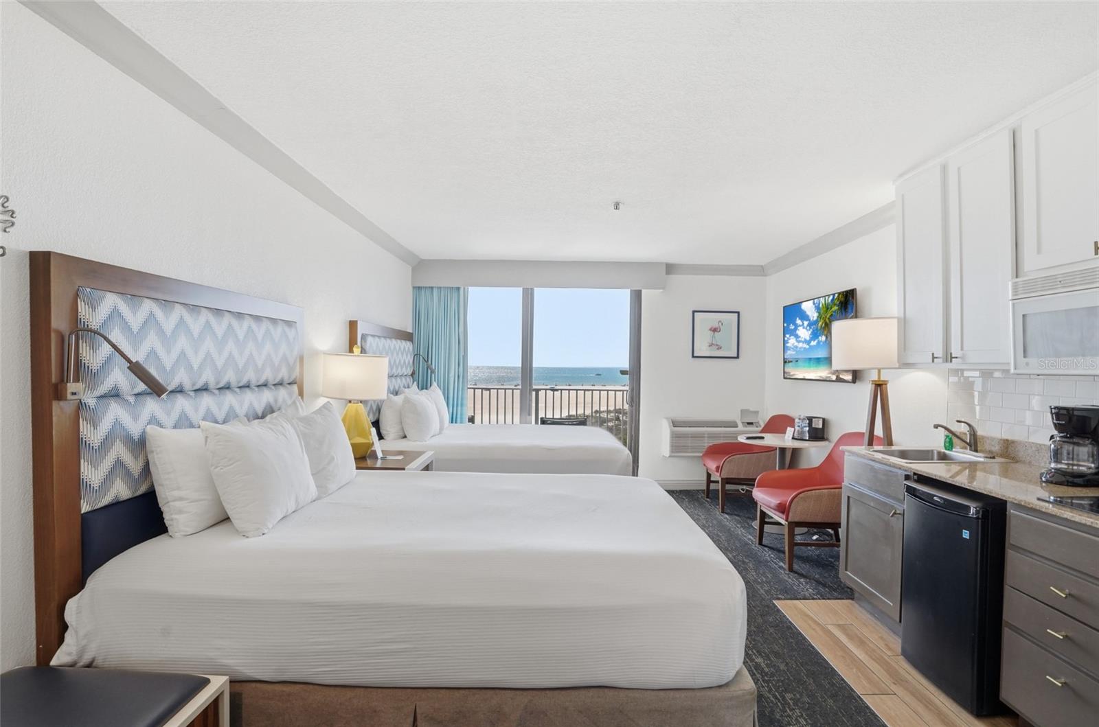 Image 17 of 56 For 10650 Gulf Boulevard 441