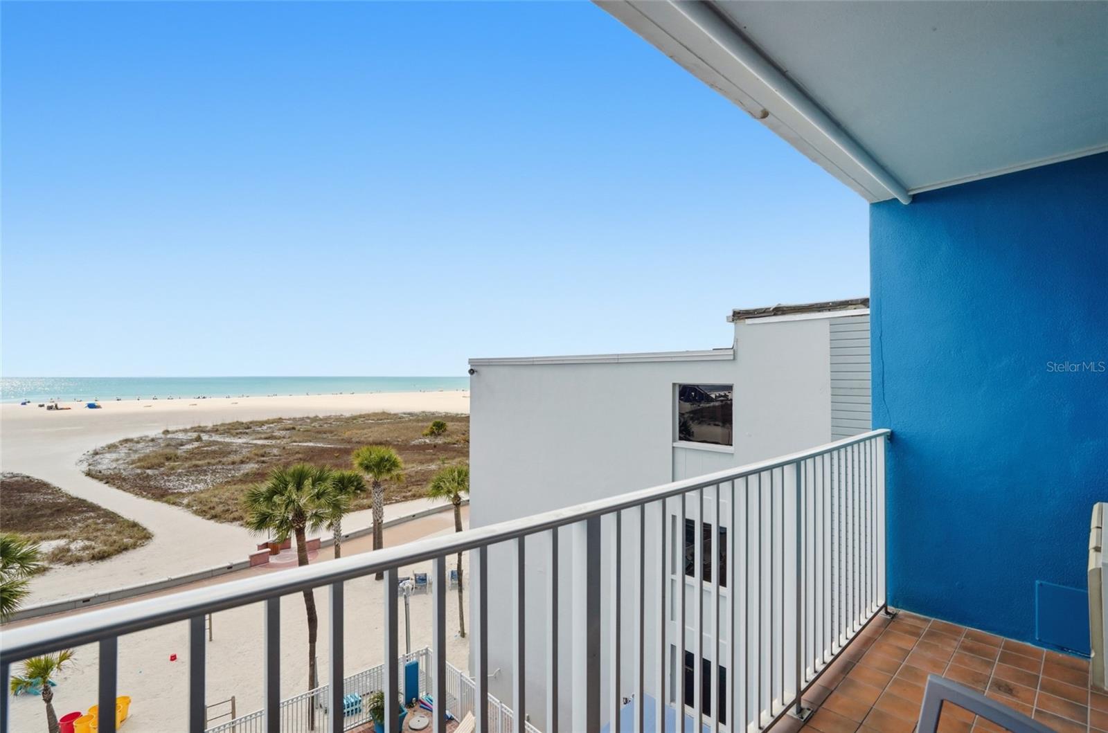 Image 23 of 56 For 10650 Gulf Boulevard 441