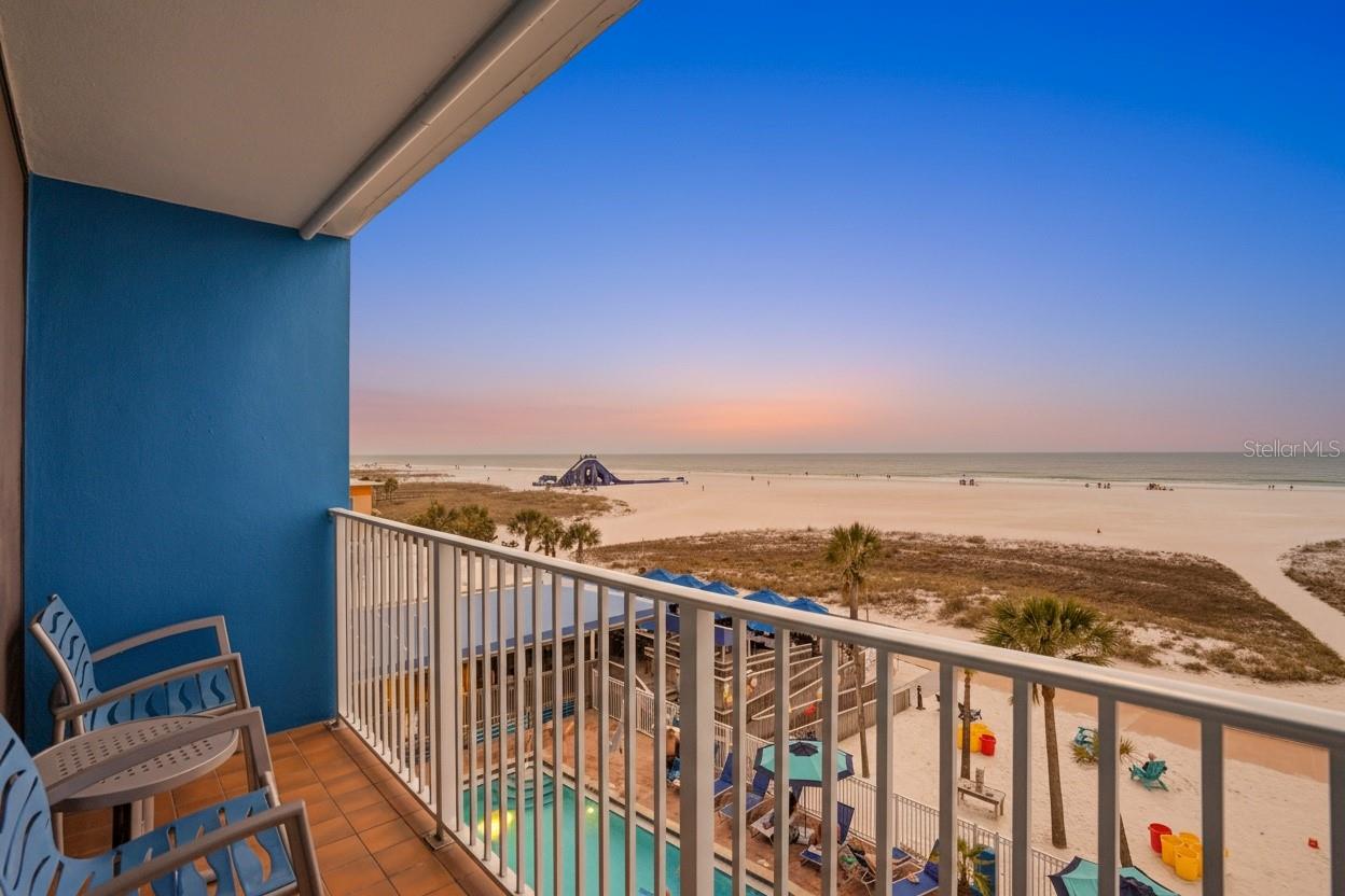 Image 24 of 56 For 10650 Gulf Boulevard 441