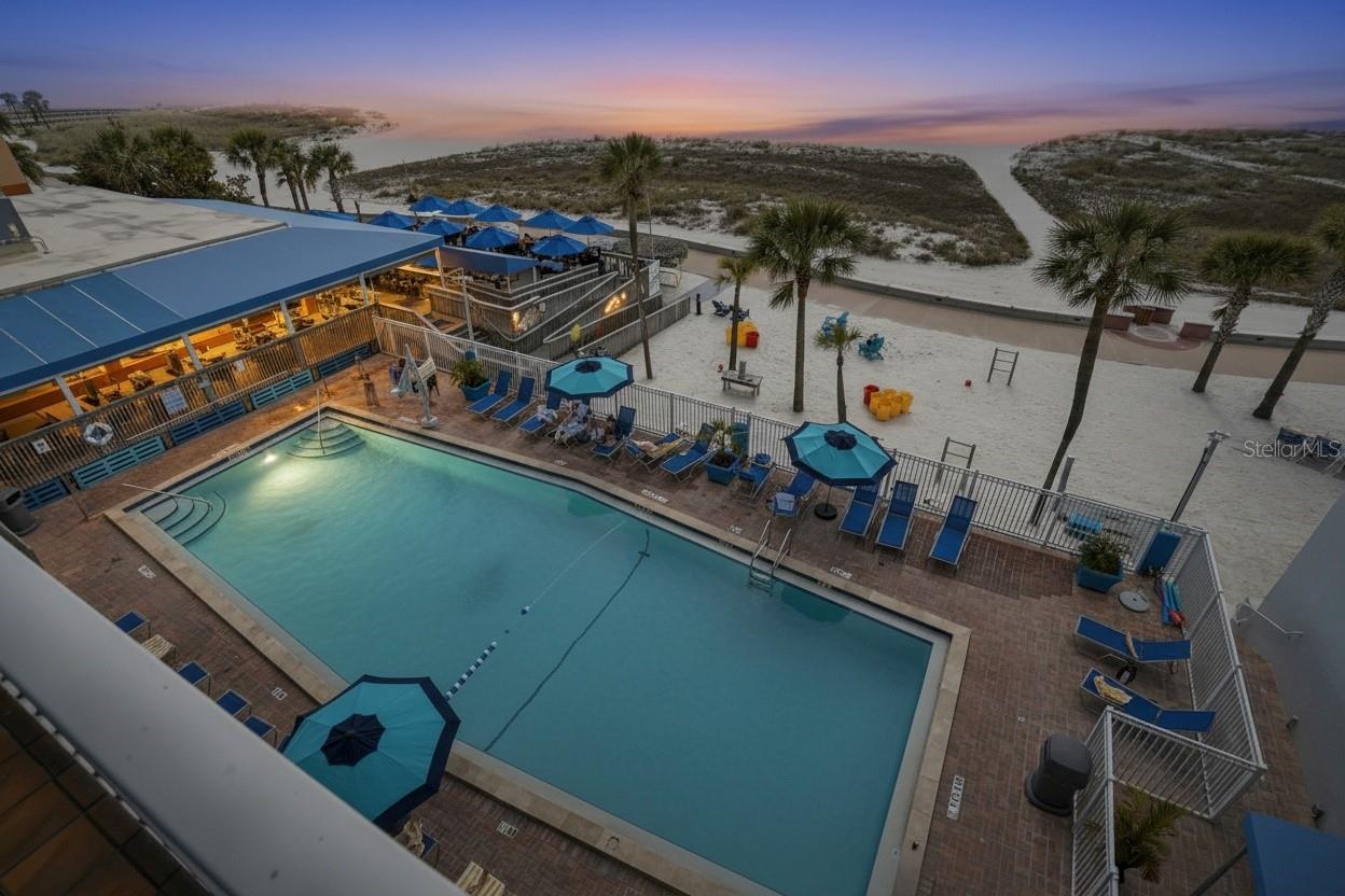 Image 32 of 56 For 10650 Gulf Boulevard 441