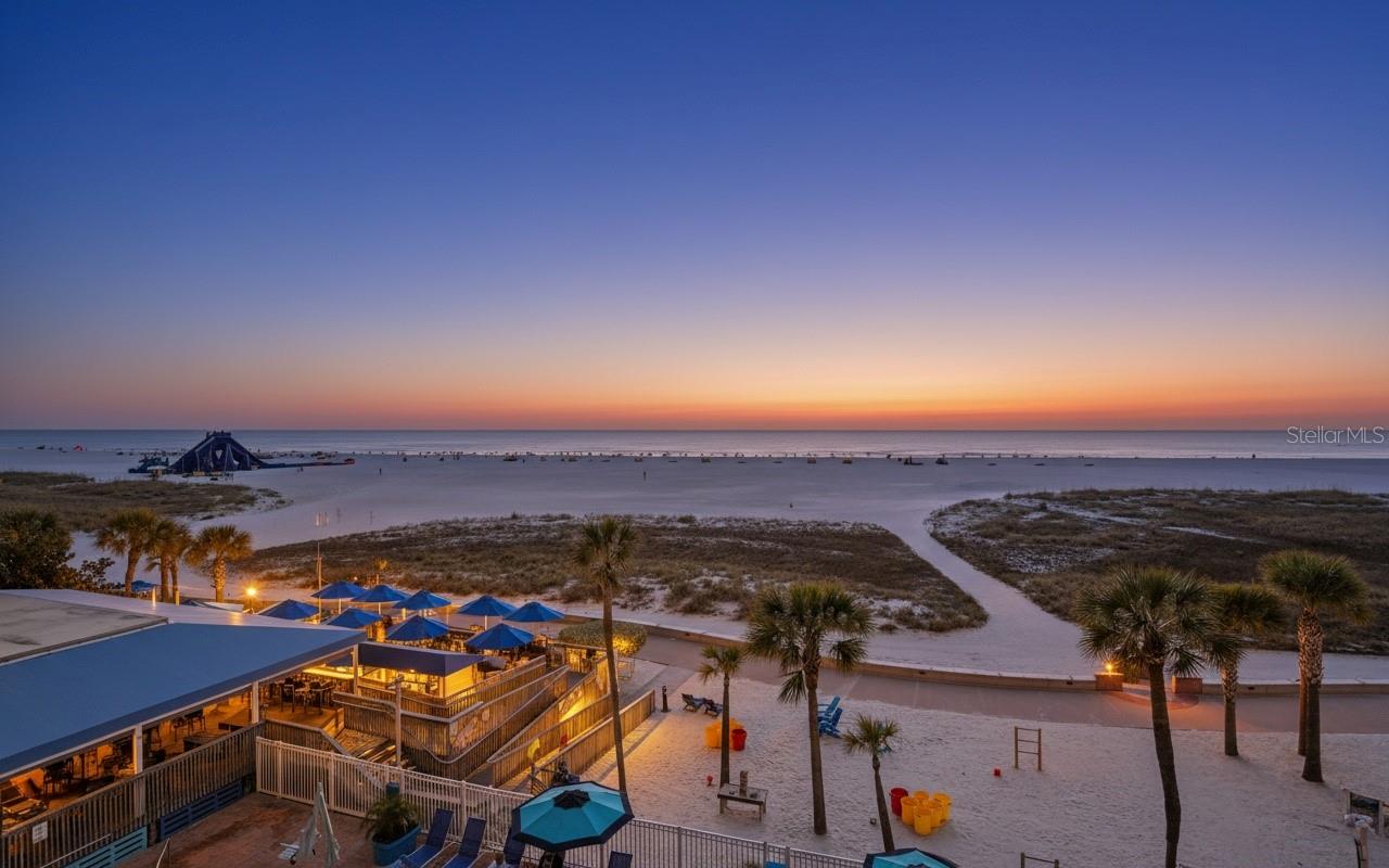 Image 37 of 56 For 10650 Gulf Boulevard 441