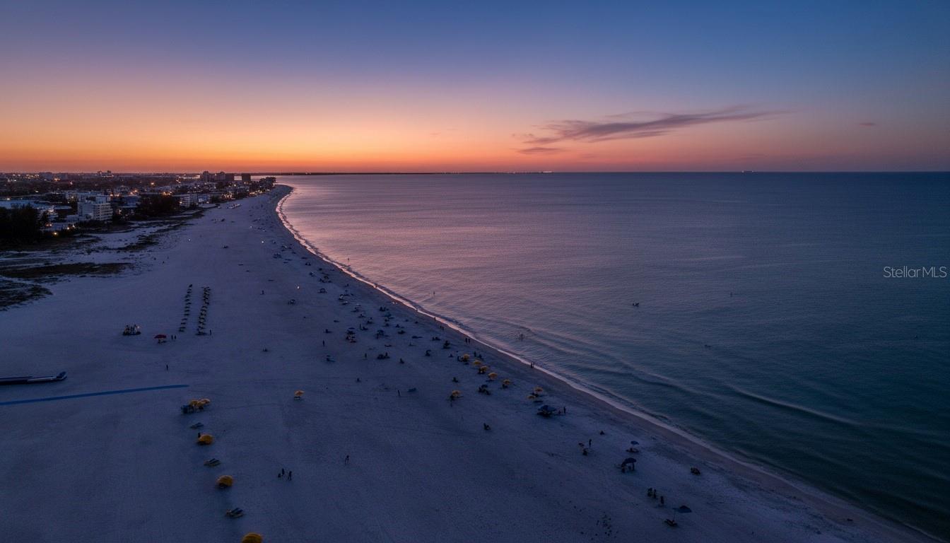 Image 38 of 56 For 10650 Gulf Boulevard 441